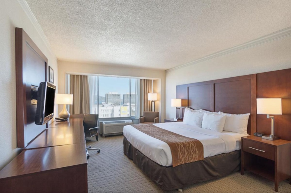 Comfort Inn By The Bay Main image