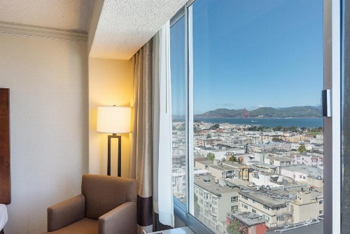 Comfort Inn By The Bay image 4
